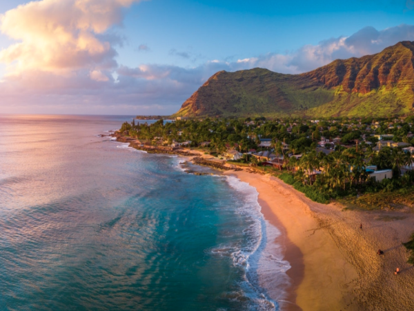 Luxury 4-Bedroom Retreat in Makaha Valley, Oahu - Your Perfect Getaway in Paradise
